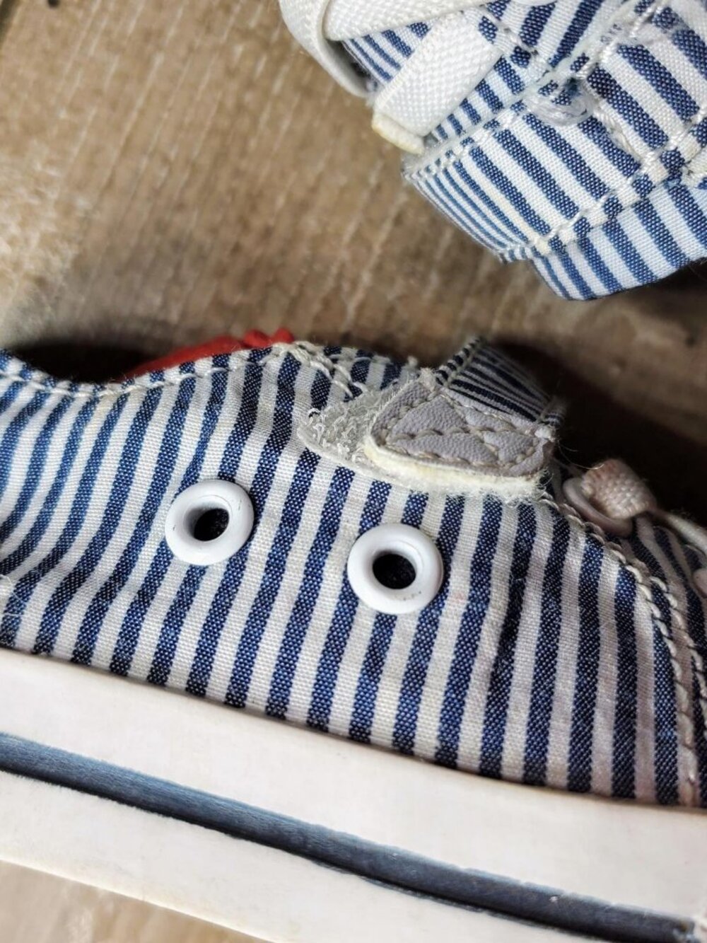 Circo Size 5 Baby Shoes Blue and White Striped Closure Non-Marking GUC - Picture 9 of 12